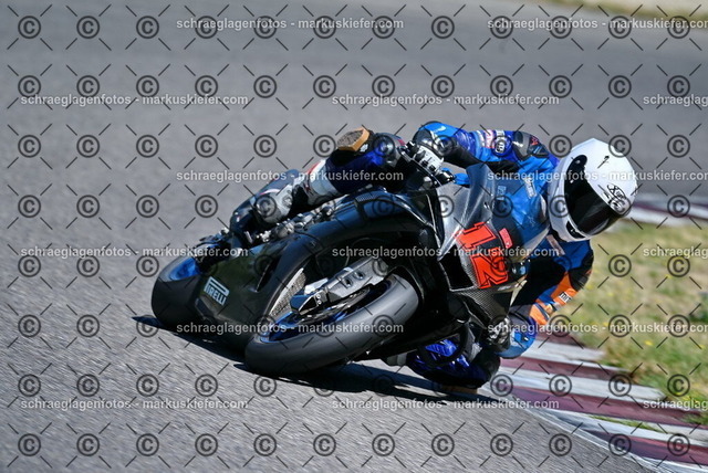 26bt04-0315 | markuskiefer.com - Realisiert mit Pictrs.com