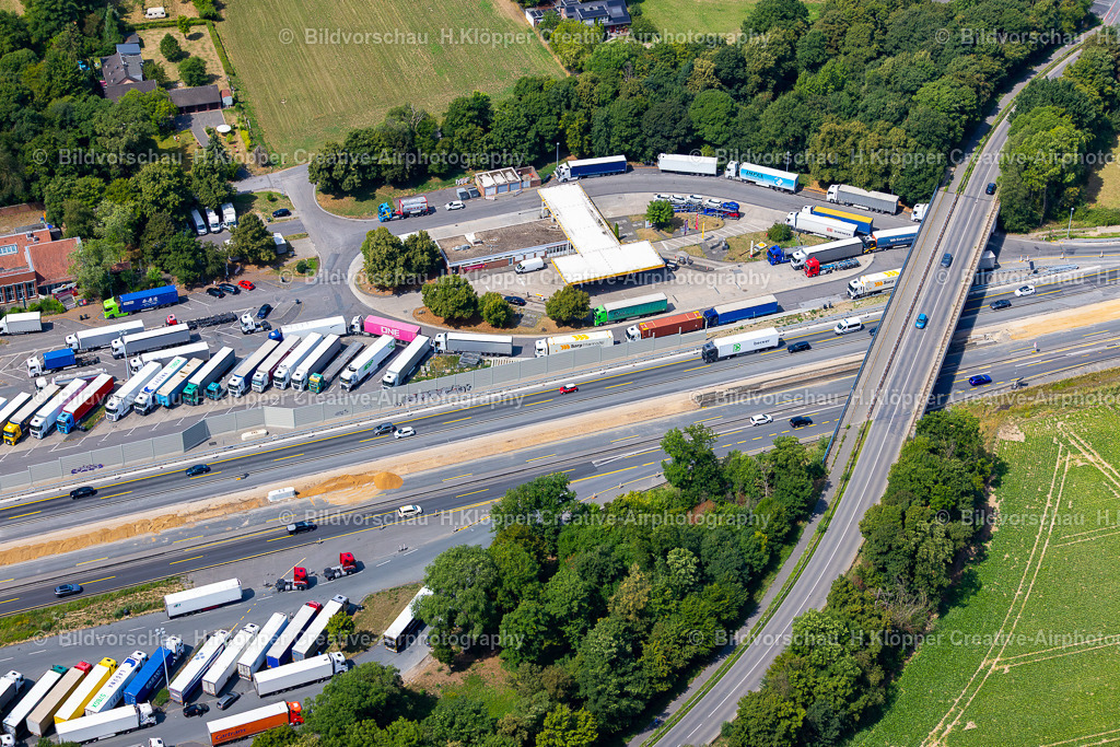 Lufbilder Krefeld-5575 | Luftbild Autobahn- Baustelle zum Ausbau und zur Spur- Erweiterung im Streckenverlauf der BAB A57 in Krefeld im Bundesland Nordrhein-Westfalen, Deutschland. - Realized with Pictrs.com