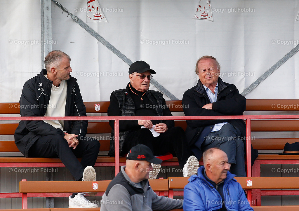 A_LUI_110925_08 | SPORT,FUSSBALL,LT1 OOE LIGA ASKOE OEDT 1B -SV BAD LEONFELDEN 11.10.2025 IM BILD: V.L.ALEX GABRIEL,FRANZ GRAD UND ALFRED HARTL    FOTO:FOTOLUI