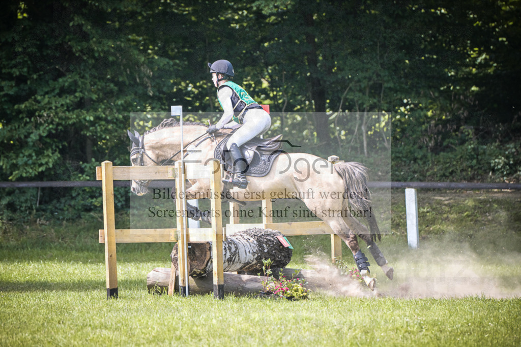 DOS_0041 | Entdecke hochwertige Reitturnierfotos von Foto Oger. Professionell, emotional und authentisch – jetzt Lieblingsmomente im Shop bestellen.Deutschlandweite Turnierfotografie. - Realisiert mit Pictrs.com