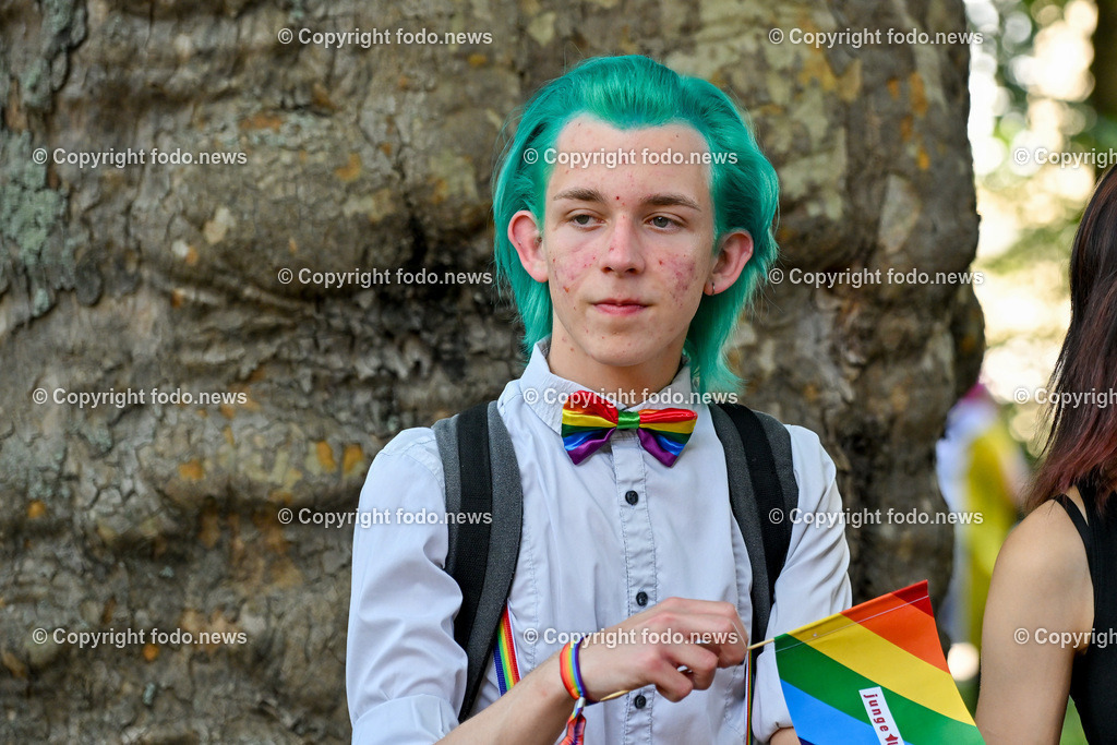 Linzpride 2024_ 06.07.2024-70 | 06.07.2024, Linz, AUT, Linzpride 2024, im Bild Teilnehmer an der Linz Pride 2024