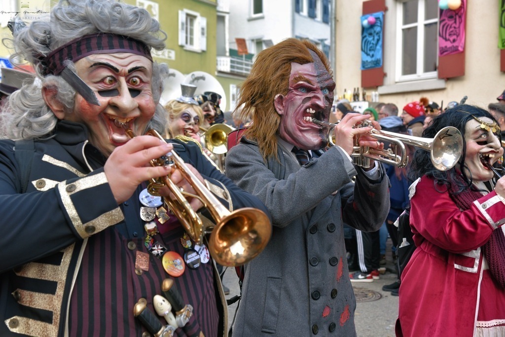 Umzug Sonn  _26-153-RA | Fotoblog Schwarzwald, Foto Blog Wiesental, Pfaffenberg, Winterzauber, Zeller Bergland, Zell im Wiesental, Fotoblog Wiesental, Landschaftsfotos, Bilder Wiesental, Natur, Naturbilder, Fastnacht, Zeller Fastnacht, Zeller Fasnacht, Zeller Bergland, Belchen, - Realisiert mit Pictrs.com