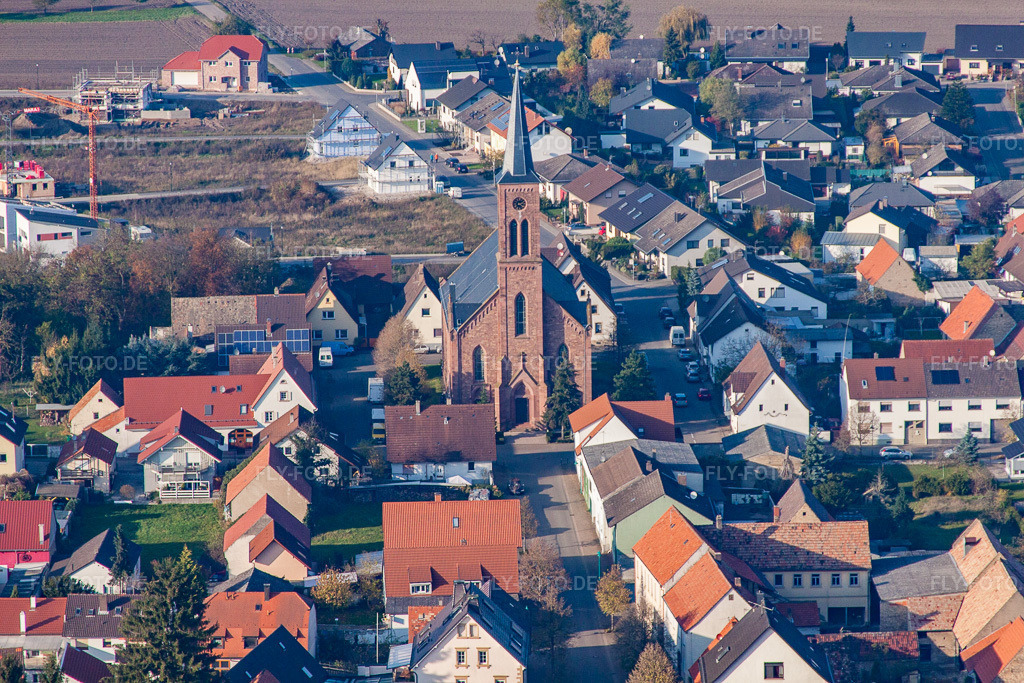 Luftbild: Kirche im Ortsteil Rußheim in Dettenheim im Bundesland Baden-Württemberg in Deutschland.Foto: IMG_61061.jpg vom 18.11.2013 durch Werner Riehm/FLY-FOTO.deAuflösung des Originals: 4752 x 3168 px