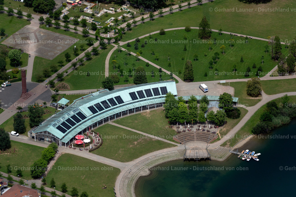 4032966 | FREIBURG IM BREISGAU 30.06.2020  Seepark mit Flückigersee auf dem Gelände der ehemaligen Landesgartenschau im Ortsteil Betzenhausen in Freiburg im Breisgau im Bundesland Baden-Württemberg, Deutschland. // Seepark with lake Flueckigersee on the area of the former State Garden Show in the district Betzenhausen in Freiburg im Breisgau in the state Baden-Wurttemberg, Germany. Foto: Gerhard Launer