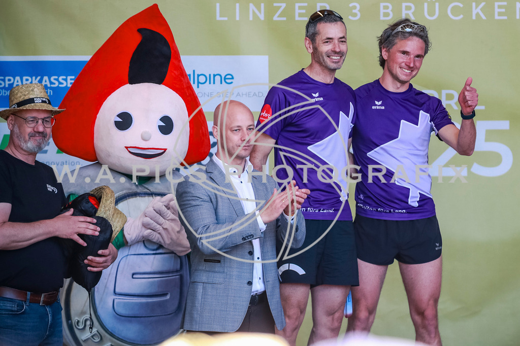 ..... | LINZ,AUSTRIA,27.April 25, Int. 3 Brückenlauf Linz  , Image shows: Photo: WAPICS / Manuel Binder