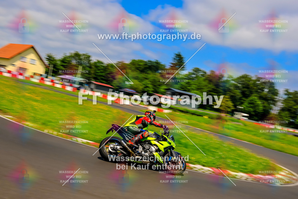 VBK-8103 | Hier findet Ihr Bilder von Touristenfahrten auf der Nürburgring Nordschleife oder von anderen Veranstaltungen die ich besucht habe. Viel Spass beim Durch Schauen 