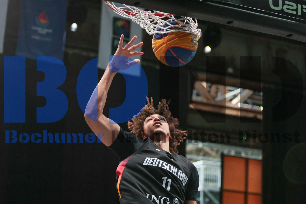 SES_RRG3x320250720-101 | bond - Realisiert mit Pictrs.com