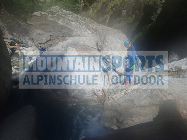 P1020023 | Bestelle die Bilder deines Berg- oder Wasser-Abenteuers mit Mountain Sports bequem von zu Hause aus direkt über unseren Online Fotoshop von pictrs.com. - Realisiert mit Pictrs.com