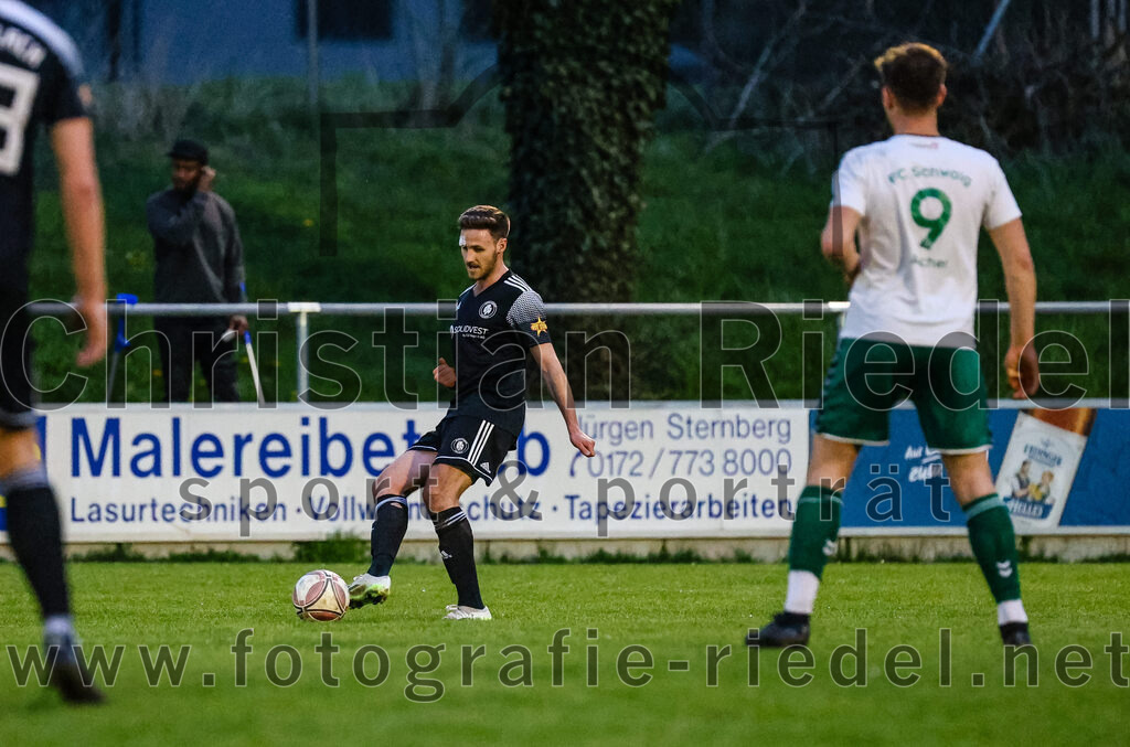 2024-04-05_061_FC_Schwaig_gegen_SV_Pullach | Oberding, Deutschland, 05.04.2024:
Fußball, Landesliga Südost 2023 / 2024, 28. Spieltag, FC Schwaig gegen SV Pullach, Endergebnis: 2:0

Christian Wimmer (SV Pullach, #7)

Foto: Christian Riedel / fotografie-riedel.net
