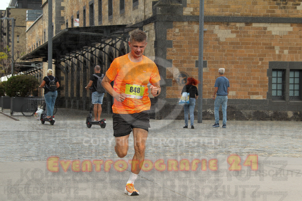 250920_1319_EV4_5225 | Sportfotografie im Rhein-Sieg Kreis, Köln, Bonn, NRW, Rheinland Pfalz, Hessen, etc. Unser Tätigkeitsfeld umfasst den Laufsport vom Volkslauf über den Marathon, Duathlon, Triathon bis zum Ultralauf wie Kölnpfad Ultra oder Schindertrail.
