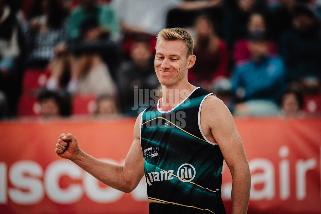 Beachvolleyball | Männer | Allianz German Beach Tour 2025 | Tourstop Berlin | 22.08.2025 | Jonas Reinhardt freut sich und ballt die Faust