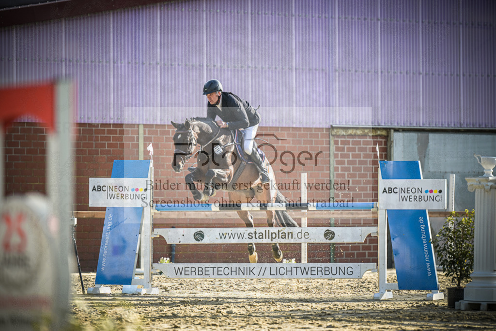 DOS_4371 | Entdecke hochwertige Reitturnierfotos von Foto Oger. Professionell, emotional und authentisch – jetzt Lieblingsmomente im Shop bestellen.Deutschlandweite Turnierfotografie. - Realisiert mit Pictrs.com