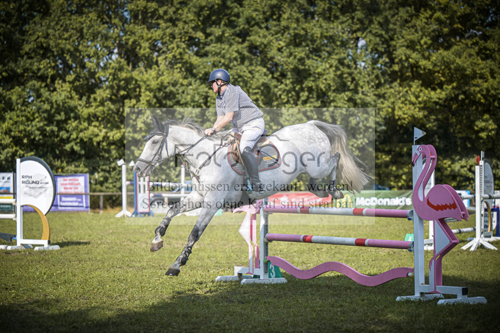 DOS_0468 | Entdecke hochwertige Reitturnierfotos von Foto Oger. Professionell, emotional und authentisch – jetzt Lieblingsmomente im Shop bestellen.Deutschlandweite Turnierfotografie. - Realisiert mit Pictrs.com