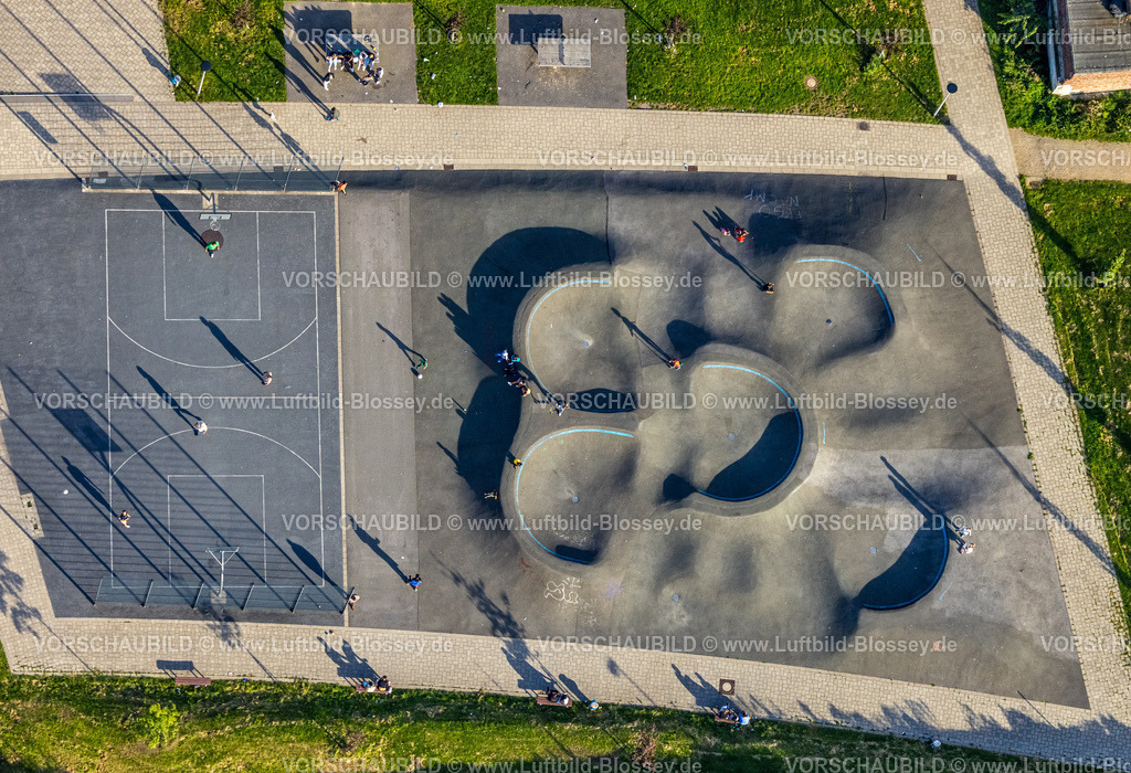 Hagen230903439 | Luftbild, Pumptrack "Bohne" Hagen und Basketballfeld, Wehringhausen, Hagen, Ruhrgebiet, Nordrhein-Westfalen, Deutschland