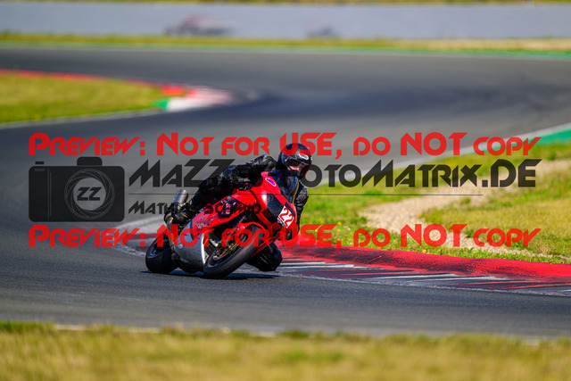 MaZZes_FotoMatrix_240725_6007705_9776 | ROT