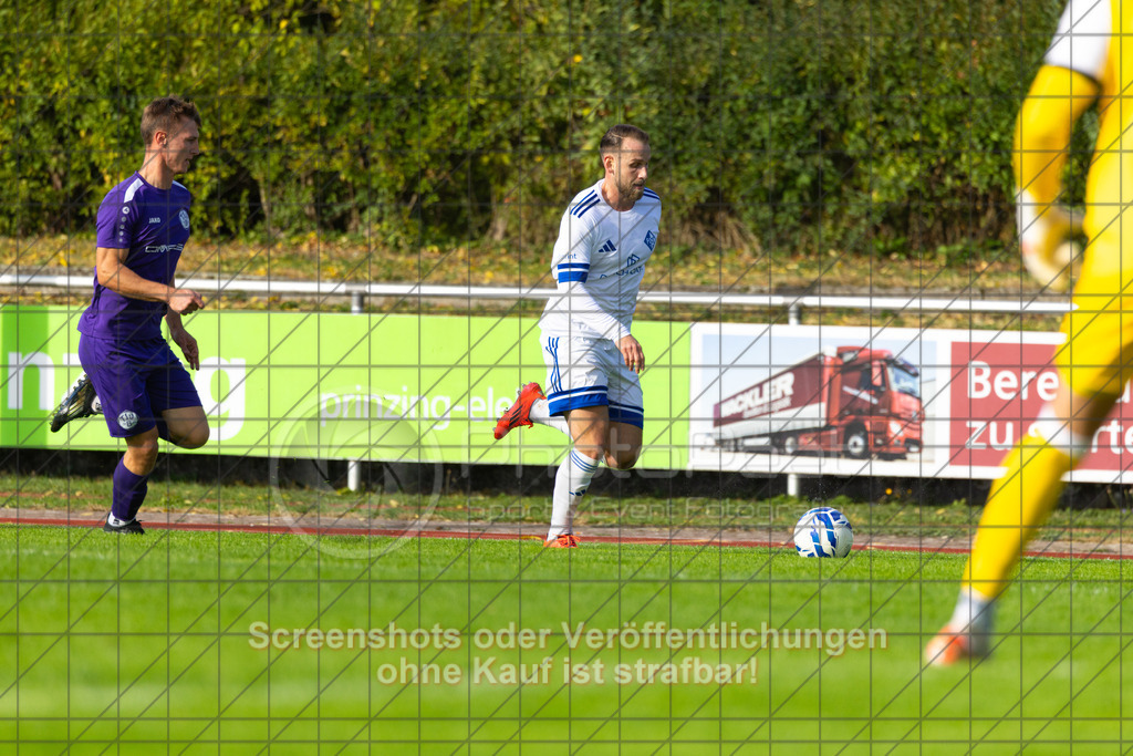 20261010_155440_0506_(c)_by_PhotoPeet | #,1.FC Eislingen (weiß) vs. TSV Bernhausen (lila), Fussball, Landesliga 2 - wfv, 11. Spieltag, Saison 2026/2027, Rasenplatz, Eichbachstation, Haldenstraße, 73054 Eislingen, 10.10.2026 - 15:30 Uhr,Foto: PhotoPeet / Sport- &amp; Eventfotografie / Peter Harich