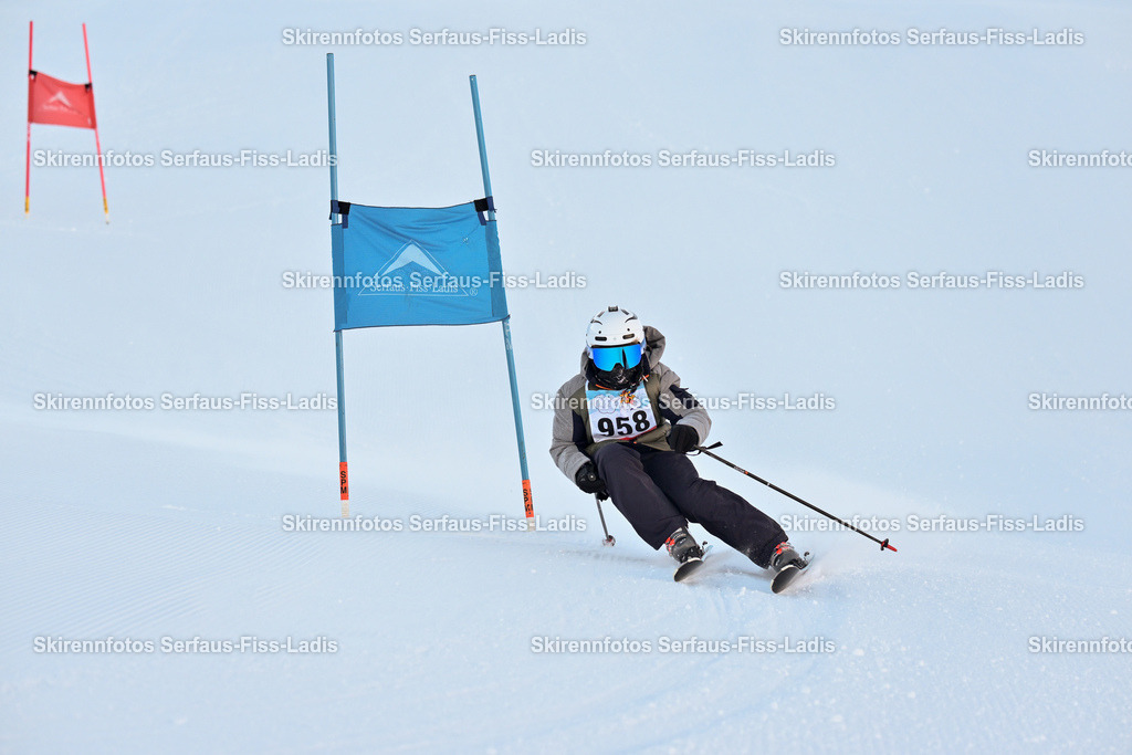 SRF_25.12.2025_0006 | Skirennfotos,Serfaus,Fiss,Ladis,Kinderskirennen,Winter,Tirol,Oberland,skirace,SFL,feelfree,weil wir's genießen,ski,Ski,skifahren,Sonnenplateau, - Realisiert mit Pictrs.com