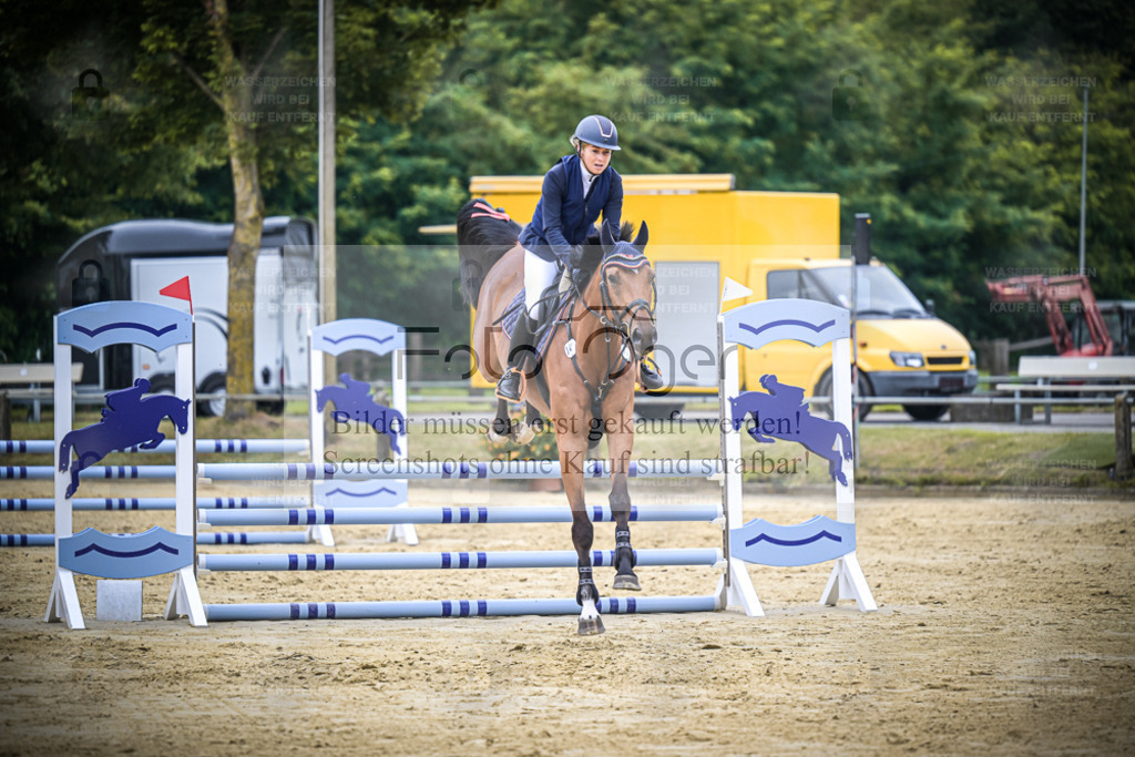DOS_1941 | Entdecke hochwertige Reitturnierfotos von Foto Oger. Professionell, emotional und authentisch – jetzt Lieblingsmomente im Shop bestellen. - Realisiert mit Pictrs.com