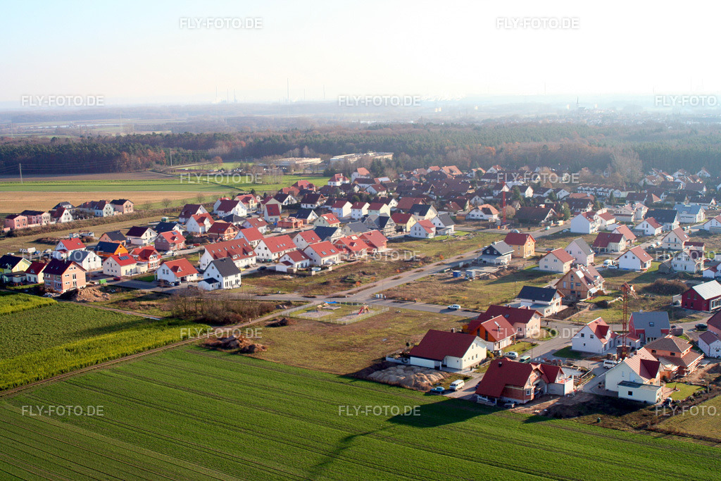 Neubaugebiet An den Tongruben von Norden | Luftbild: Neubaugebiet An den Tongruben von Norden in Rheinzabern im Bundesland Rheinland-Pfalz in Deutschland. Foto: IMG_0317.jpg vom 10.12.2005 durch Werner Riehm/FLY-FOTO.de - Realisiert mit Pictrs.com