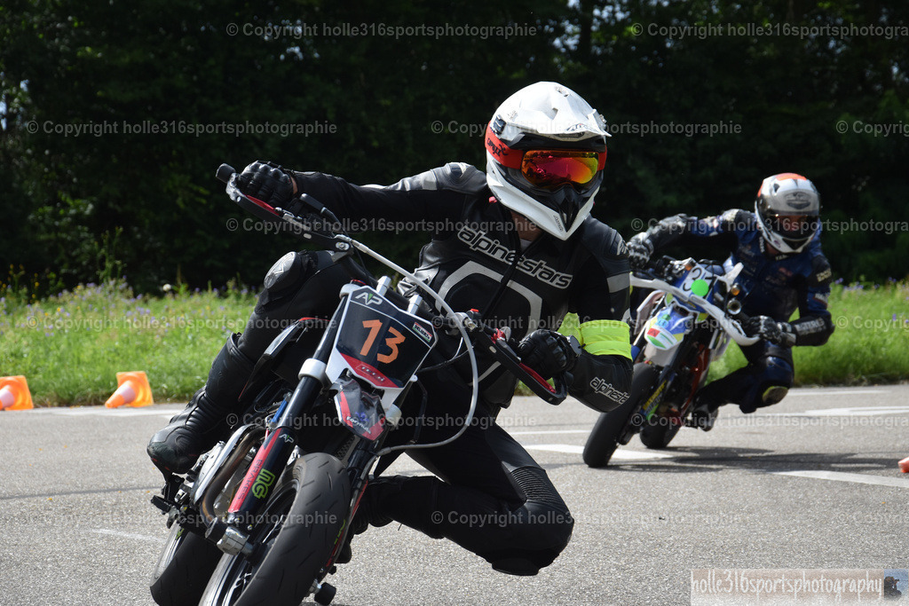 DSC_0658 | Sportfotografie , Motorsport, Motoross, Reitsport, Mointainbike, Enduro,
Landschaft , Outdoor, Eventfotografie, Landschaft, Bilder online bestellen - Realisiert mit Pictrs.com