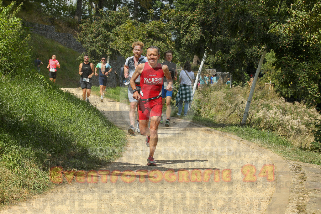 250824_1334_EX1_2837 | Sportfotografie im Rhein-Sieg Kreis, Köln, Bonn, NRW, Rheinland Pfalz, Hessen, etc. Unser Tätigkeitsfeld umfasst den Laufsport vom Volkslauf über den Marathon, Duathlon, Triathon bis zum Ultralauf wie Kölnpfad Ultra oder Schindertrail.