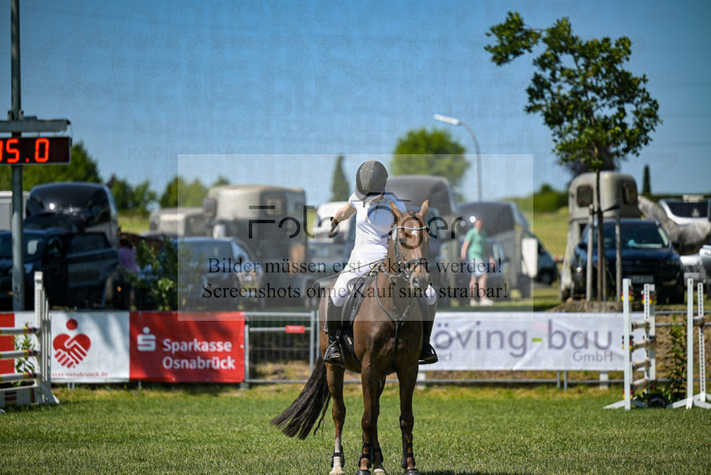 Reitturnier Voxtrup | Entdecke hochwertige Reitturnierfotos von Foto Oger. Professionell, emotional und authentisch – jetzt Lieblingsmomente im Shop bestellen.Deutschlandweite Turnierfotografie. - Realisiert mit Pictrs.com