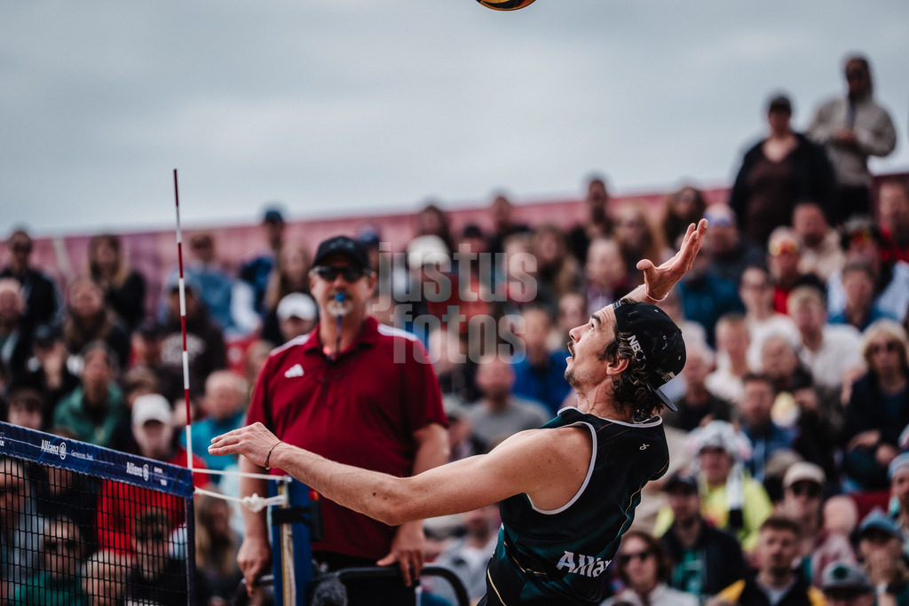 Beachvolleyball | Männer | Allianz German Beach Tour 2025 | Tourstop Bremen | 15.06.2025 | Jannik Kühlborn beim Angriff