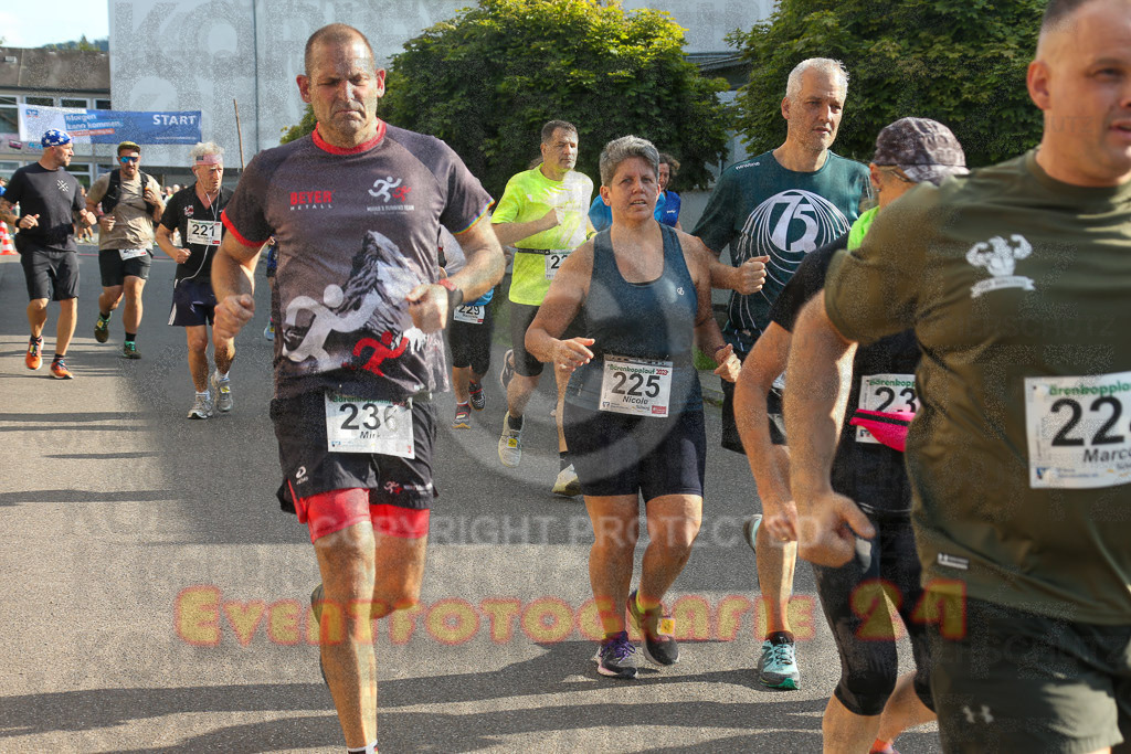 230804_1811_EX1_3771 | Sportfotografie im Rhein-Sieg Kreis, Köln, Bonn, NRW, Rheinland Pfalz, Hessen, etc. Unser Tätigkeitsfeld umfasst den Laufsport vom Volkslauf über den Marathon, Duathlon, Triathon bis zum Ultralauf wie Kölnpfad Ultra oder Schindertrail.