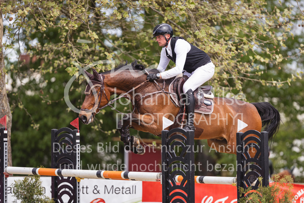 260502_Spenge_9_Youngster-M2-915 | Deine schönsten Turniermomente als professionelle Fotos! Entdecke hochwertige Pferdesport-Fotografie im Online-Shop. Jetzt Fotos finden & bestellen!
