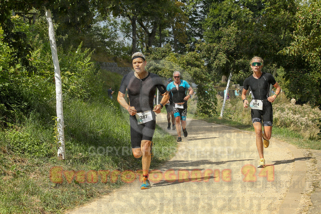 250824_1338_EX1_3052 | Sportfotografie im Rhein-Sieg Kreis, Köln, Bonn, NRW, Rheinland Pfalz, Hessen, etc. Unser Tätigkeitsfeld umfasst den Laufsport vom Volkslauf über den Marathon, Duathlon, Triathon bis zum Ultralauf wie Kölnpfad Ultra oder Schindertrail.