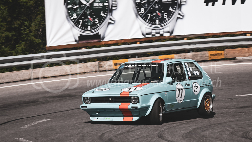 19. Arosa ClassicCar 2023 - 1. September 2023 | 19. Arosa ClassicCar 2023
Arosa, Schweiz
Haas Gérald aus Wollerau/ Arosa mit der Startnummer 251 in einem VW Golf, Jahrgang 1983, in der Klasse Classic Trophy.
@arosaclassiccar, @arosa.official, #arosaclassiccar, #arosa, #76curves, #classiccar
Bild: Sportfotografie Markus Aeschimann | www.markus-aeschimann.ch - Realisiert mit Pictrs.com