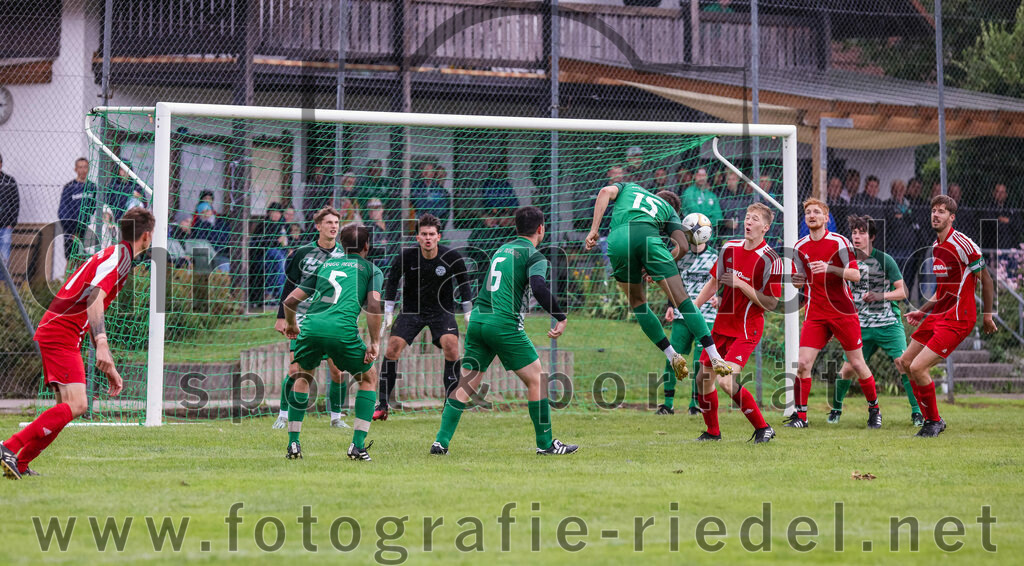 2023-08-06_013_SpVgg_Neuching_gegen_SG_Hoerlkofen-Woerth | Neuching, Deutschland, 06.08.2023:
Fußball, A-Klasse 2023 / 2024, 1. Spieltag, SpVgg Neuching gegen SG Hörlkofen/Wörth, Endergebnis: 0:0

Johann Schindlbeck (SpVgg Neuching, #5), Torwart Niklas Desiderato (SpVgg Neuching, #1), Deniz Coskun (SpVgg Neuching, #6), Lukas Schindlbeck (SpVgg Neuching, #15), Jakob Englhart (SG Hörlkofen/Wörth, #8)

Foto: Christian Riedel / fotografie-riedel.net