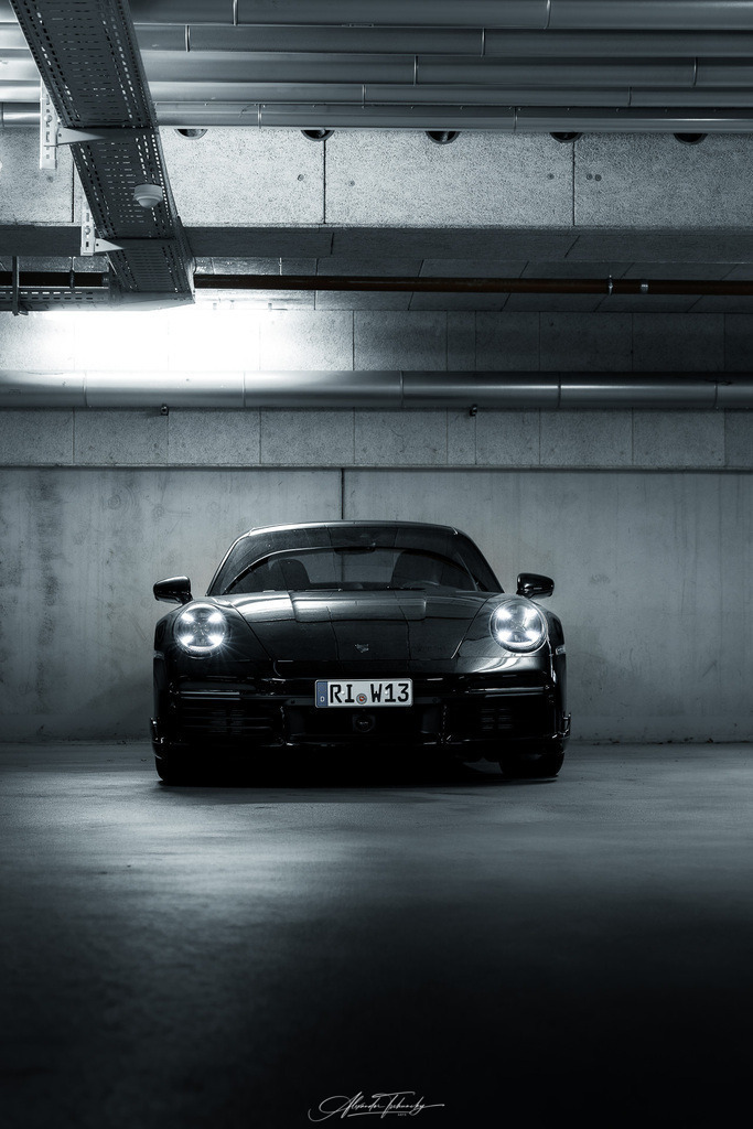 911 Turbo 992 | Entdecken Sie die faszinierende Welt von Alexander Tschuncky Arts: Kreative Fotografie, atemberaubende Automobilkunst und hochwertiger Bilderdruck. Lassen Sie sich inspirieren! - Realisiert mit Pictrs.com
