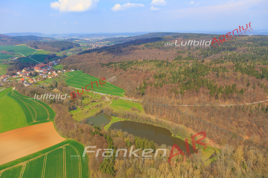Luftbild von Klosterlangheim Lichtenfels - Luftaufnahme wurde 2016 von https://frankenair.de mittels Flugzeug (keine Drohne) erstellt - die Geschenkidee