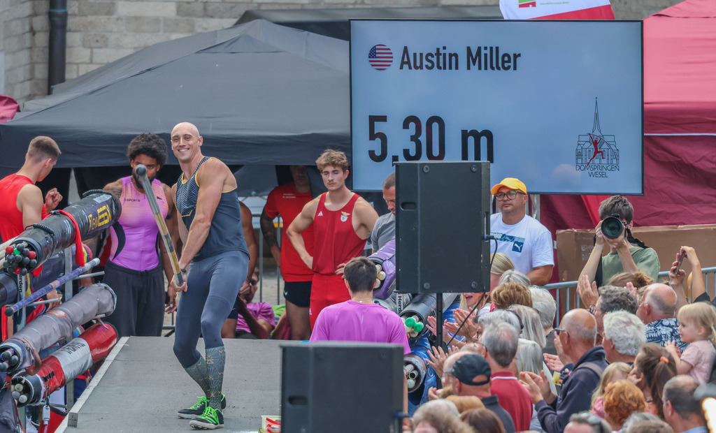 top-top.de-250828-197 | Foto, Video, Fotografie, Videografie, Fotobox, DJ, Discjockey, Musik, Musikbox, Veranstaltung, Photobooth, Amazon, Ebay, Buchtipp, Bestseller, Autor, Verlag, Buch, Wesel, Hamminkeln, NRW, Dinslaken, Rees, Drohne, Hochzeit, Party, Fotobox, Wesel, Fotograf