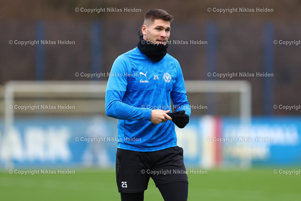 NH_HolsteinKiel_Training_10122025 | #25 Marcus Müller (Holstein Kiel)Fußball I Herren I Training I Saison 2025-2026 I Holstein Kiel I 10.12.2025 I Citti-Fußballpark