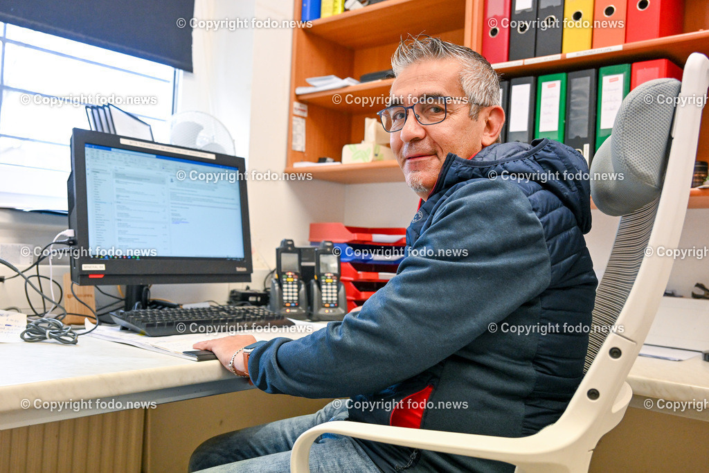 Unimarkt Dobetsberger_ Feldkirchen an der Donau_ 10.11.2023-13 | 10.11.2023, Feldkirchen an der Donau, AUT, Unimarkt, im Bild Franchaisenehmer Christoph Dobetsberger im Buero