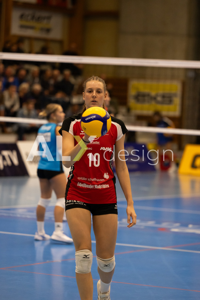Volleyball I Frauen I Saison 2025-2026 I CEV Volleyball Challenge Cup 2026 | Women I 16th Finals I VC Kanti Schaffhausen - TJ Ostrava I 03.12.2025 | VC Kanti Schaffhausen - 10 Maelle Corbach (CH) – Diagonal - Realisiert mit Pictrs.com