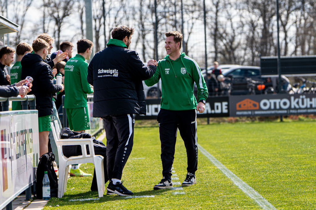 Fußball I Herren I Saison 2025-2026 I Bezirksliga Weser-Ems 4 I 26. Spieltag I VFL Oythe - SV Hansa Friesoythe I 20106 | jns.sportfotos - Realisiert mit Pictrs.com