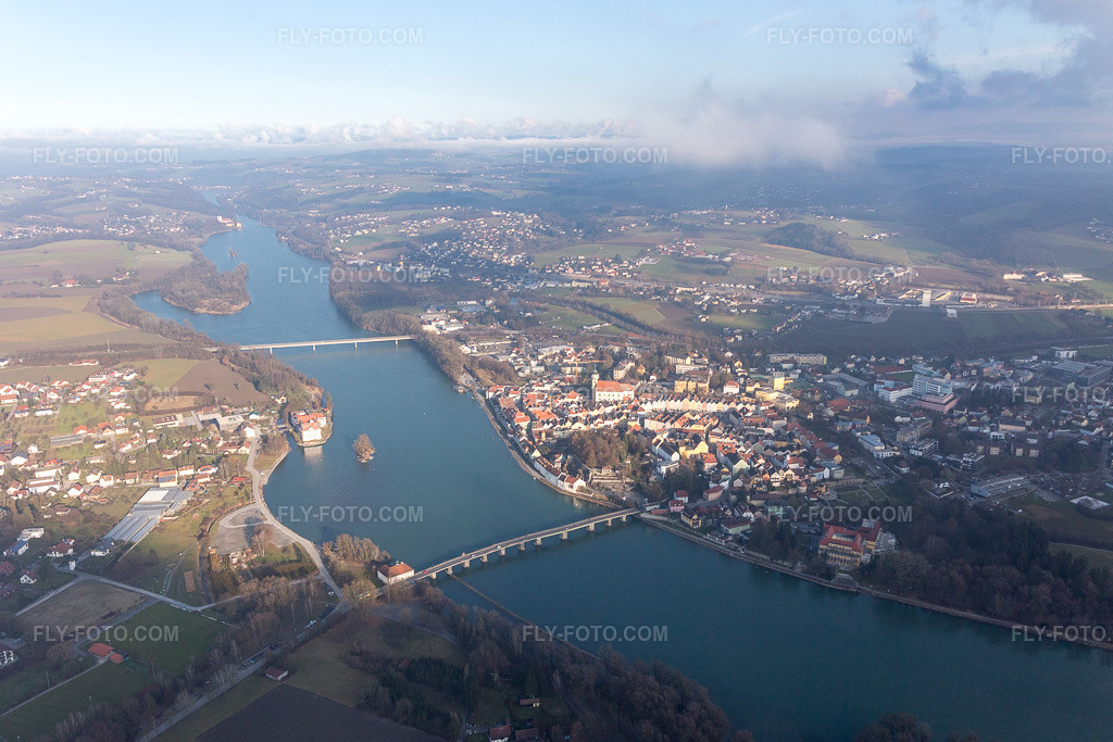 Aerial view: View of the town in Schärding in the state Upper Austria, Austria.Photo: IMG_096052.jpg taken on 12/29/2016 by Werner Riehm/FLY-FOTO.comResolution of the original: 5003 x 3335 px