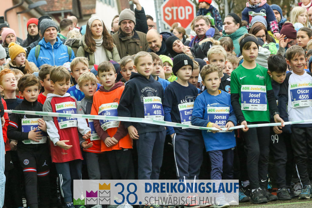 400m AOK Junior Cup | 3 Koenigslauf 2024 400m AOK Junior Cup - Realisiert mit Pictrs.com