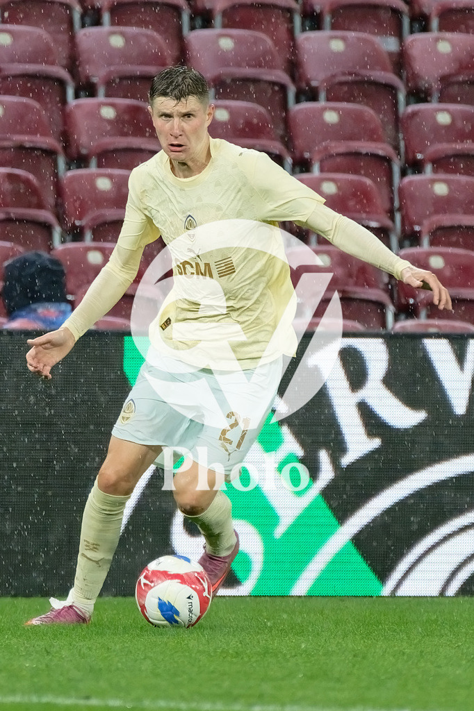 UEFA Conference League Play-offs 2nd leg - Servette FC v FC Shakhtar Donetsk | Artem Bondarenko (21 FC Shakhtar Donetsk) in action (close up)  during the UEFA Conference League Play-offs 2nd leg match between Servette FC and FC Shakhtar Donetsk at Stade de Geneve in Geneva, Switzerland