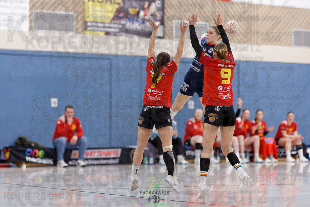 Frauen Regionalliga (HHV); HSG Wettenberg - TV Hüttenberg | Frauen Regionalliga (HHV); HSG Wettenberg - TV Hüttenberg am 06.12.2025 in Launsbach (Wettenberg) (Halle GS Launsbach (Wettenberg))Photo © 2025 - Jörg Heinrich - Realisiert mit Pictrs.com