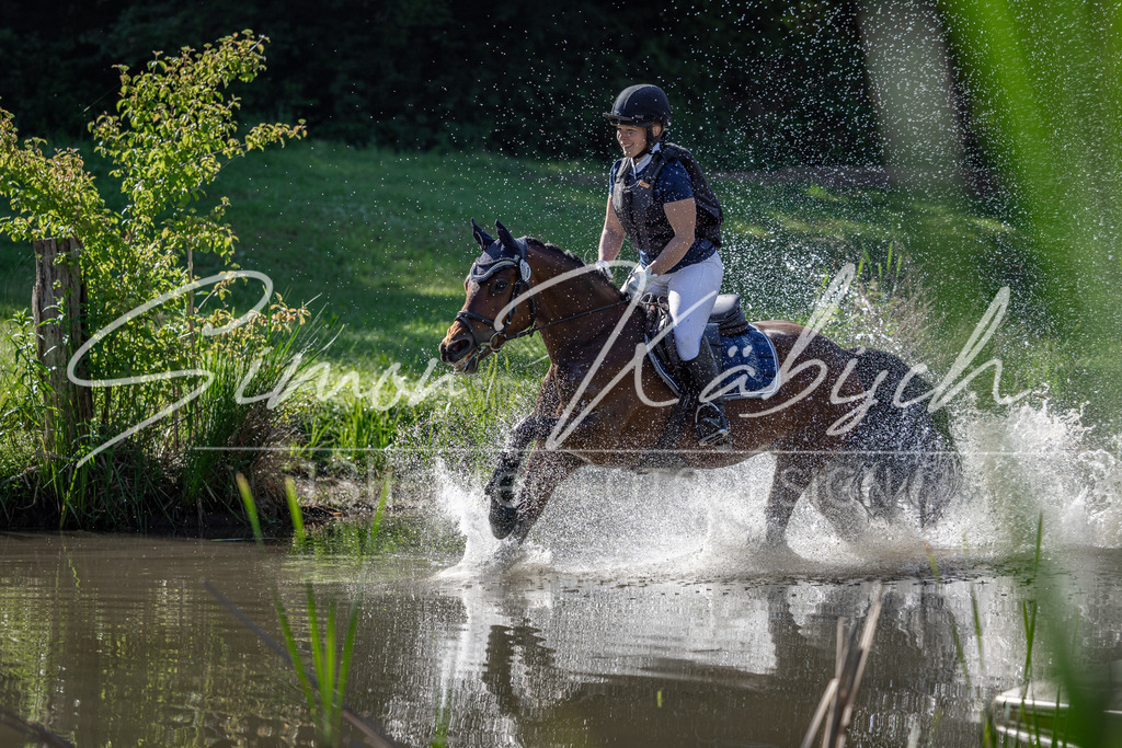 20260523-_3LI6289 | Tierfotografie Pferde, Hunde, Katzen, Haustiere.
Turnierfotografie Reitturniere, Reiten, Springreiten, Dressur in Hanau, dem Main-Kinzig-Kreis und dem Rhein-Main- Gebiet um Frankfurt