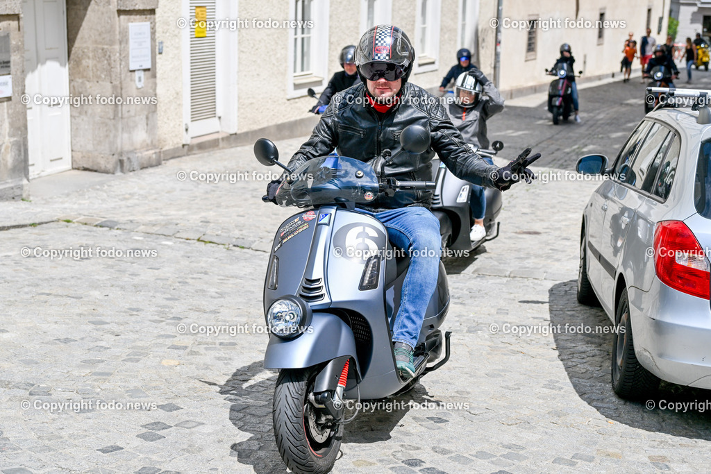 Vespatreffen 2024 Altstadt Linz_ 15.06.2024-100 | 15.06.2024, Linz, AUT, Altstadt Linz, im Bild Vespatreffen in der Altstadt Linz 2024©Harald Dostal / fodo.news