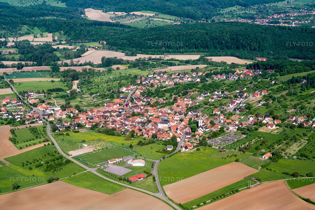 Luftbild: landwirtschaftlichen Feldern und Nutzflächen in Gœrsdorf im Bundesland Bas-Rhin in Frankreich. Foto: IMG_10817.jpg vom 12.05.2008 durch Werner Riehm/FLY-FOTO.de