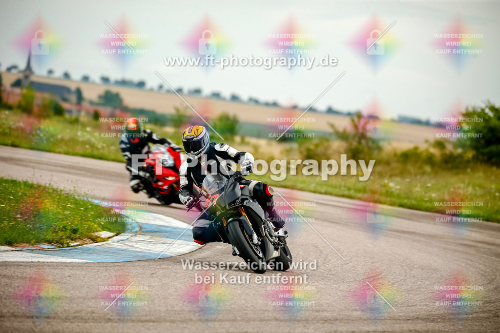 Chambley Juli-2305 | Hier findet Ihr Bilder von Touristenfahrten auf der Nürburgring Nordschleife oder von anderen Veranstaltungen die ich besucht habe. Viel Spass beim Durch Schauen 