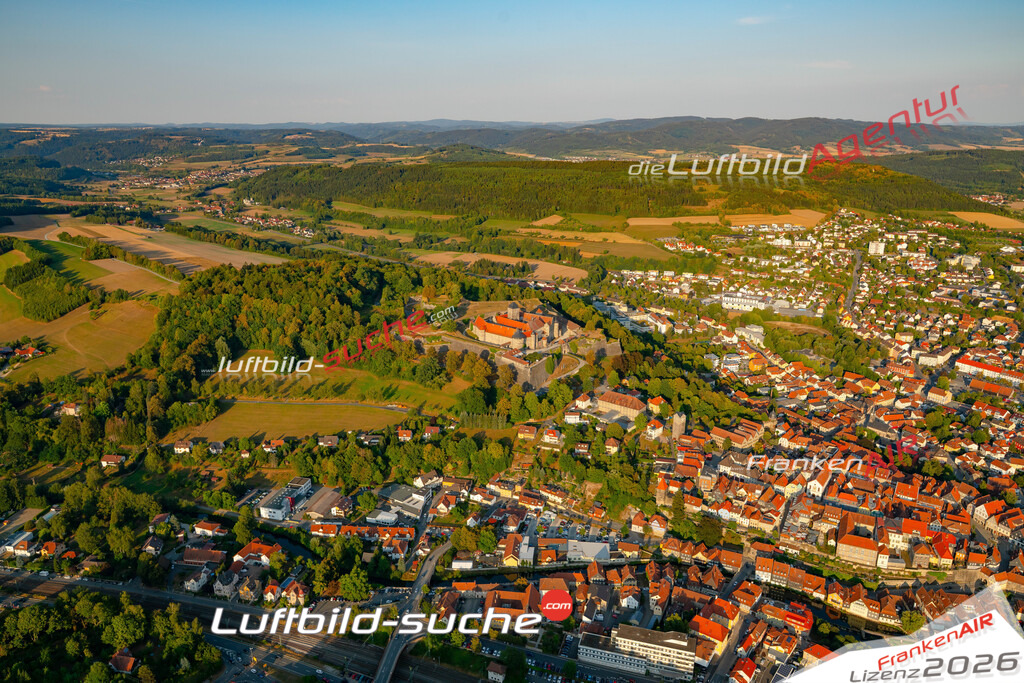 Die Luftbildaufnahme Schuetzenfest - Kronach wurde 2018 mittels Flugzeug (keine Drohne) erstellt. Perfekte Schärfe und Druck- Auflösung- Garantiert!
