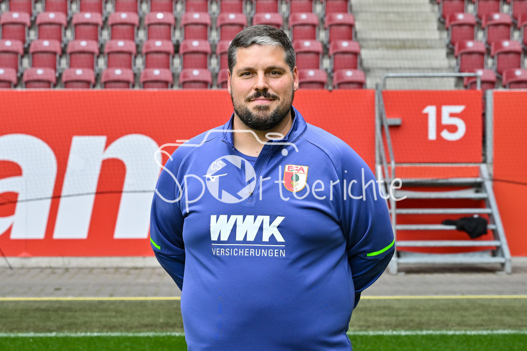 FC Augsburg 2025/26 | Christoph SCHADE / Einzelfoto / Freisteller / Media Day FC Augsburg: WWK-Arena am 06.08.2025
