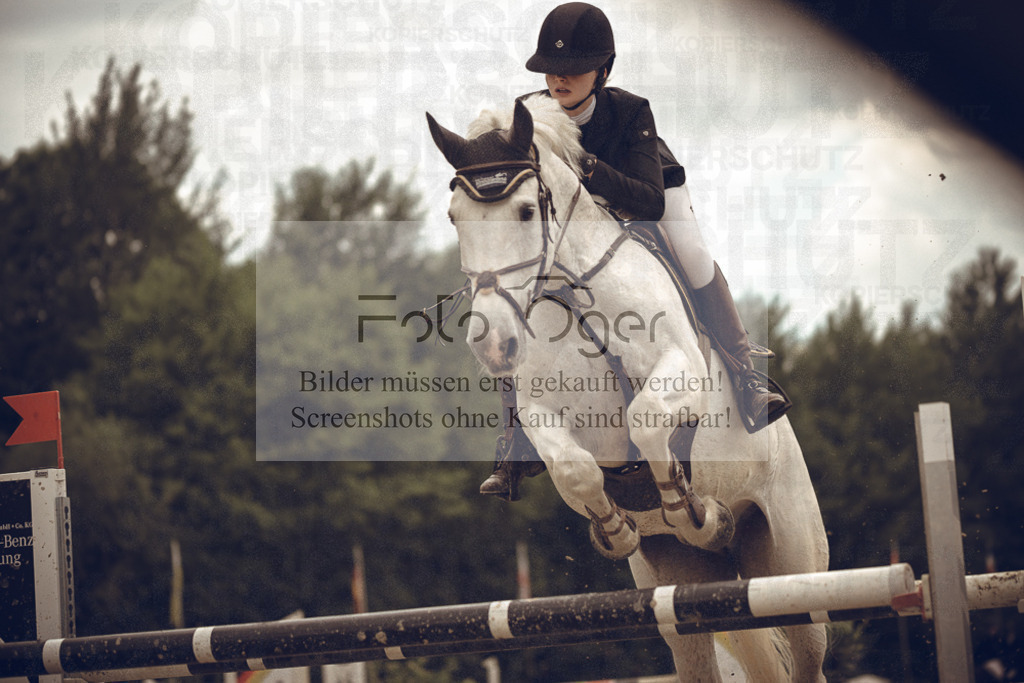 20240530-DOS_2138 | Entdecke hochwertige Reitturnierfotos von Foto Oger. Professionell, emotional und authentisch – jetzt Lieblingsmomente im Shop bestellen.Deutschlandweite Turnierfotografie. - Realisiert mit Pictrs.com